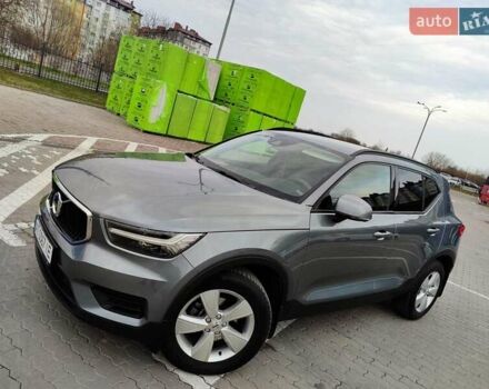 Сірий Вольво XC40, об'ємом двигуна 1.97 л та пробігом 281 тис. км за 24600 $, фото 2 на Automoto.ua