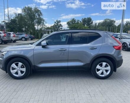 Сірий Вольво XC40, об'ємом двигуна 1.97 л та пробігом 94 тис. км за 29900 $, фото 3 на Automoto.ua