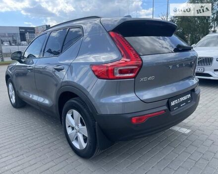 Серый Вольво XC40, объемом двигателя 1.97 л и пробегом 94 тыс. км за 29900 $, фото 4 на Automoto.ua