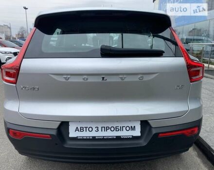 Сірий Вольво XC40, об'ємом двигуна 1.97 л та пробігом 32 тис. км за 30589 $, фото 5 на Automoto.ua