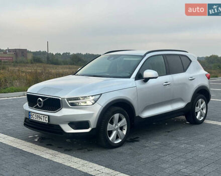 Серый Вольво XC40, объемом двигателя 1.97 л и пробегом 146 тыс. км за 25700 $, фото 3 на Automoto.ua