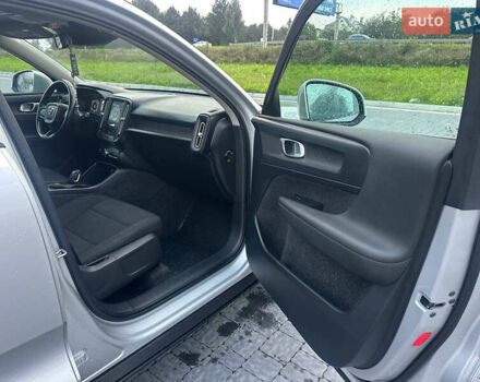 Серый Вольво XC40, объемом двигателя 1.97 л и пробегом 146 тыс. км за 25700 $, фото 17 на Automoto.ua
