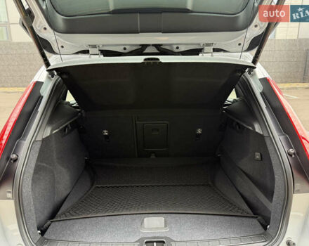 Серый Вольво XC40, объемом двигателя 1.48 л и пробегом 50 тыс. км за 33500 $, фото 7 на Automoto.ua