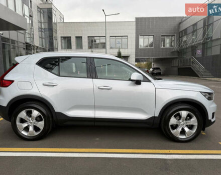 Серый Вольво XC40, объемом двигателя 1.48 л и пробегом 50 тыс. км за 33500 $, фото 3 на Automoto.ua