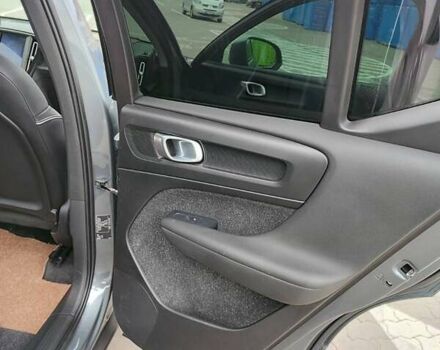 Сірий Вольво XC40, об'ємом двигуна 1.97 л та пробігом 281 тис. км за 24600 $, фото 21 на Automoto.ua