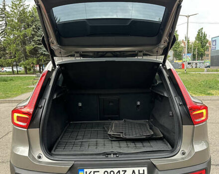 Серый Вольво XC40, объемом двигателя 1.97 л и пробегом 132 тыс. км за 30000 $, фото 11 на Automoto.ua