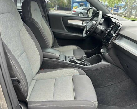 Серый Вольво XC40, объемом двигателя 1.97 л и пробегом 132 тыс. км за 30000 $, фото 28 на Automoto.ua