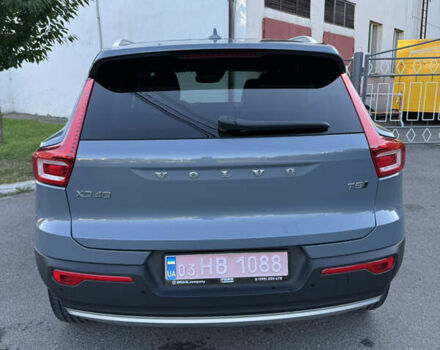 Сірий Вольво XC40, об'ємом двигуна 2 л та пробігом 65 тис. км за 20500 $, фото 4 на Automoto.ua