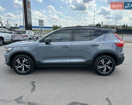 Серый Вольво XC40, объемом двигателя 1.97 л и пробегом 60 тыс. км за 38000 $, фото 4 на Automoto.ua
