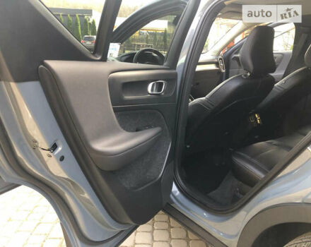 Серый Вольво XC40, объемом двигателя 2 л и пробегом 34 тыс. км за 29900 $, фото 74 на Automoto.ua