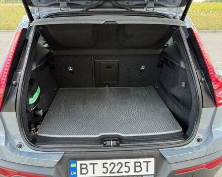 Серый Вольво XC40, объемом двигателя 1.97 л и пробегом 25 тыс. км за 35000 $, фото 41 на Automoto.ua