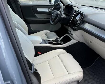 Серый Вольво XC40, объемом двигателя 1.97 л и пробегом 25 тыс. км за 35000 $, фото 30 на Automoto.ua