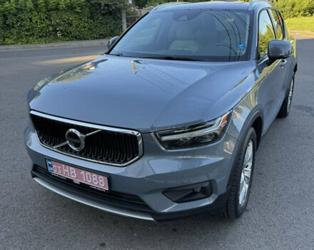 Сірий Вольво XC40, об'ємом двигуна 2 л та пробігом 65 тис. км за 20500 $, фото 2 на Automoto.ua