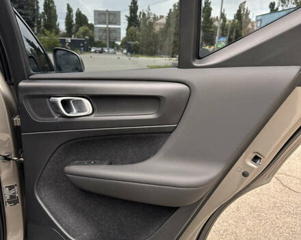 Серый Вольво XC40, объемом двигателя 1.97 л и пробегом 132 тыс. км за 30000 $, фото 23 на Automoto.ua