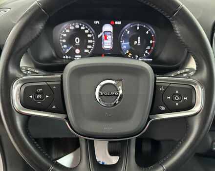 Серый Вольво XC40, объемом двигателя 1.97 л и пробегом 194 тыс. км за 24850 $, фото 18 на Automoto.ua