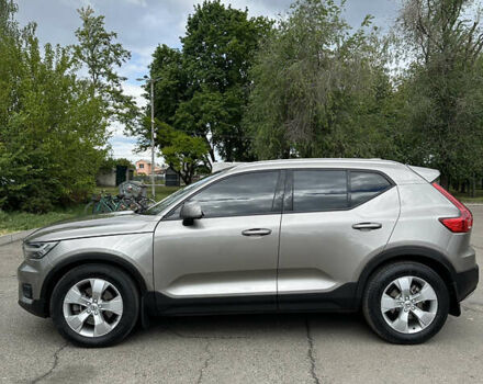 Серый Вольво XC40, объемом двигателя 1.97 л и пробегом 132 тыс. км за 30000 $, фото 3 на Automoto.ua