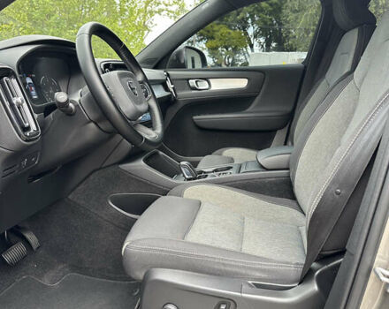 Серый Вольво XC40, объемом двигателя 1.97 л и пробегом 132 тыс. км за 30000 $, фото 33 на Automoto.ua