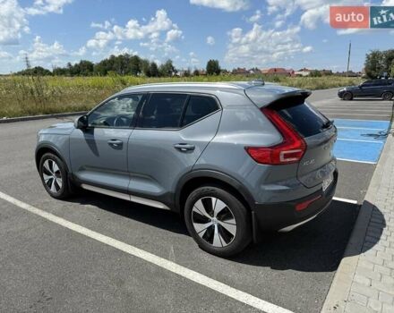 Серый Вольво XC40, объемом двигателя 1.97 л и пробегом 25 тыс. км за 35000 $, фото 2 на Automoto.ua