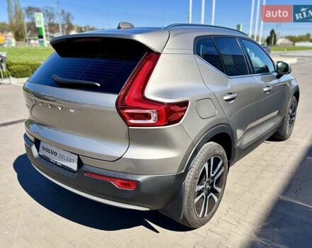 Серый Вольво XC40, объемом двигателя 1.97 л и пробегом 28 тыс. км за 36500 $, фото 4 на Automoto.ua
