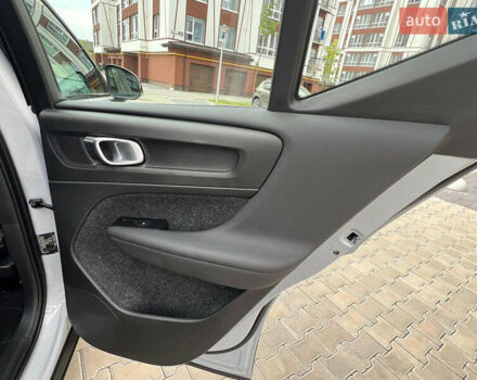 Серый Вольво XC40, объемом двигателя 0 л и пробегом 116 тыс. км за 27300 $, фото 62 на Automoto.ua