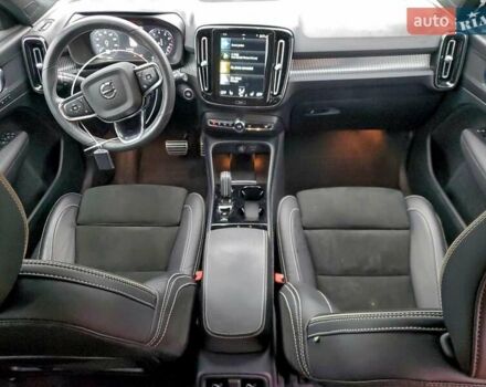 Сірий Вольво XC40, об'ємом двигуна 2 л та пробігом 65 тис. км за 7000 $, фото 7 на Automoto.ua