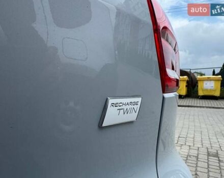 Сірий Вольво XC40, об'ємом двигуна 0 л та пробігом 49 тис. км за 27500 $, фото 5 на Automoto.ua