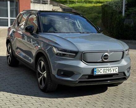 Серый Вольво XC40, объемом двигателя 0 л и пробегом 58 тыс. км за 26500 $, фото 3 на Automoto.ua