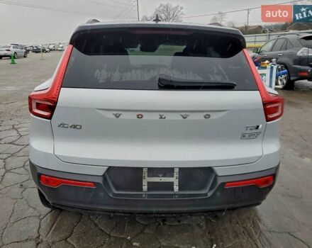 Сірий Вольво XC40, об'ємом двигуна 2 л та пробігом 65 тис. км за 7000 $, фото 2 на Automoto.ua