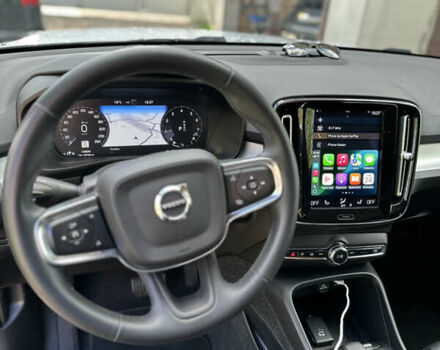 Сірий Вольво XC40, об'ємом двигуна 1.97 л та пробігом 124 тис. км за 23000 $, фото 2 на Automoto.ua