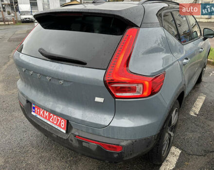 Серый Вольво XC40, объемом двигателя 0 л и пробегом 70 тыс. км за 33900 $, фото 2 на Automoto.ua