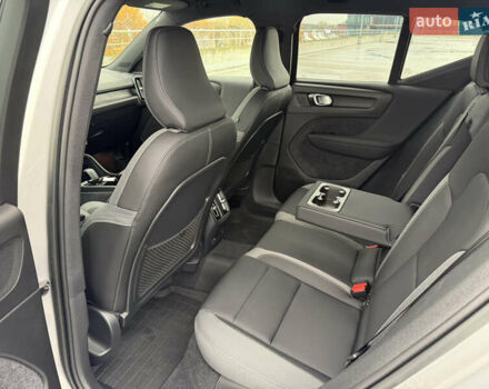 Серый Вольво XC40, объемом двигателя 0 л и пробегом 9 тыс. км за 31500 $, фото 11 на Automoto.ua