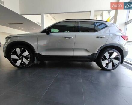 Серый Вольво XC40, объемом двигателя 0 л и пробегом 75 тыс. км за 34000 $, фото 3 на Automoto.ua