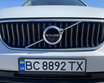 Сірий Вольво XC40, об'ємом двигуна 1.97 л та пробігом 124 тис. км за 23000 $, фото 4 на Automoto.ua