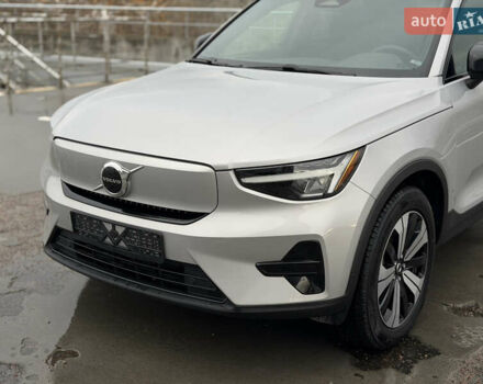 Серый Вольво XC40, объемом двигателя 0 л и пробегом 9 тыс. км за 31500 $, фото 2 на Automoto.ua