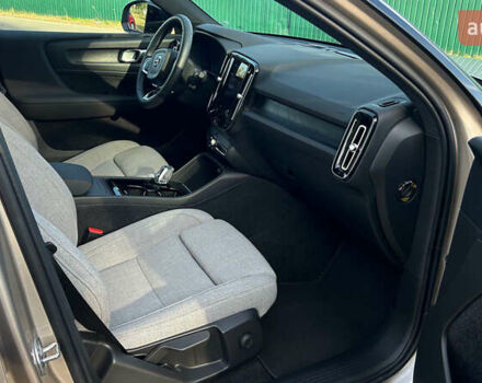 Серый Вольво XC40, объемом двигателя 0 л и пробегом 25 тыс. км за 29900 $, фото 17 на Automoto.ua
