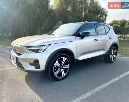 Серый Вольво XC40, объемом двигателя 0 л и пробегом 25 тыс. км за 29900 $, фото 3 на Automoto.ua