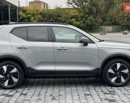 Серый Вольво XC40, объемом двигателя 0 л и пробегом 6 тыс. км за 34900 $, фото 1 на Automoto.ua