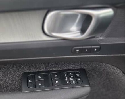 Сірий Вольво XC40, об'ємом двигуна 1.97 л та пробігом 2 тис. км за 34900 $, фото 4 на Automoto.ua
