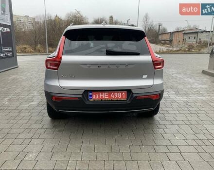 Серый Вольво XC40, объемом двигателя 0 л и пробегом 30 тыс. км за 32300 $, фото 4 на Automoto.ua