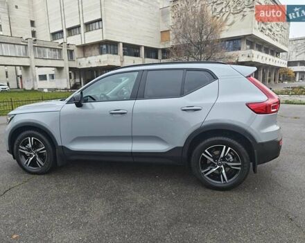 Серый Вольво XC40, объемом двигателя 1.97 л и пробегом 8 тыс. км за 46700 $, фото 4 на Automoto.ua