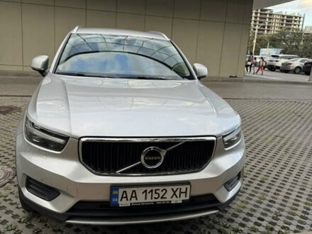 Серый Вольво XC40, объемом двигателя 1.97 л и пробегом 157 тыс. км за 26800 $, фото 1 на Automoto.ua
