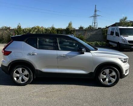 Сірий Вольво XC40, об'ємом двигуна 1.97 л та пробігом 88 тис. км за 30000 $, фото 1 на Automoto.ua