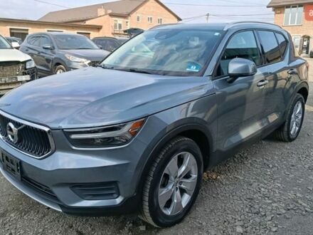 Серый Вольво XC40, объемом двигателя 2 л и пробегом 142 тыс. км за 15900 $, фото 1 на Automoto.ua