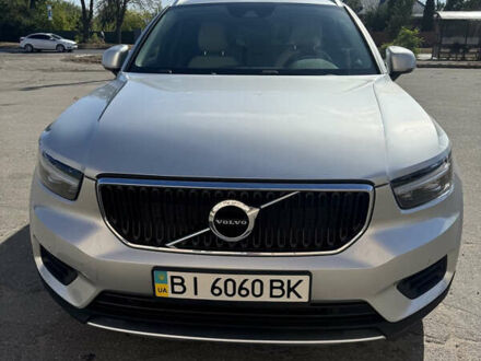 Вольво XC40 2019 в Полтаве на Automoto.ua Серый Вольво XC40, объемом двигателя 1.97 л и пробегом 49 тыс. км за 24000 $, фото 1 на Automoto.ua
