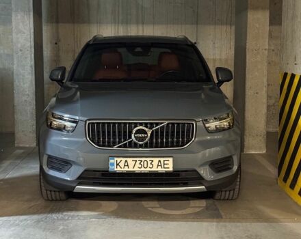 Серый Вольво XC40, объемом двигателя 1.97 л и пробегом 103 тыс. км за 31500 $, фото 1 на Automoto.ua