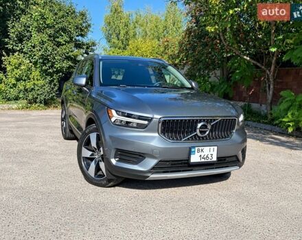 Серый Вольво XC40, объемом двигателя 1.97 л и пробегом 70 тыс. км за 23699 $, фото 1 на Automoto.ua