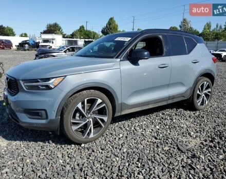 Серый Вольво XC40, объемом двигателя 2 л и пробегом 16 тыс. км за 10000 $, фото 1 на Automoto.ua
