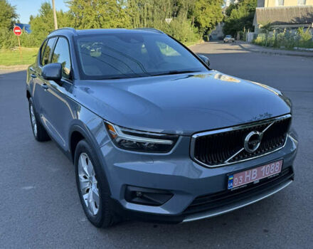 Сірий Вольво XC40, об'ємом двигуна 2 л та пробігом 65 тис. км за 20500 $, фото 1 на Automoto.ua