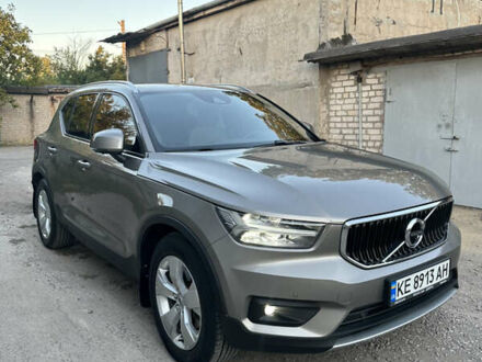 Серый Вольво XC40, объемом двигателя 1.97 л и пробегом 134 тыс. км за 27000 $, фото 1 на Automoto.ua