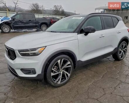 Серый Вольво XC40, объемом двигателя 2 л и пробегом 65 тыс. км за 7000 $, фото 1 на Automoto.ua